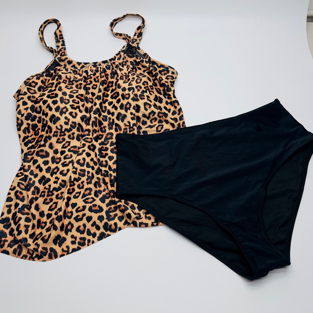 Leopard Print Tankini Top and Black‎ Bottoms women’s size L (E39)